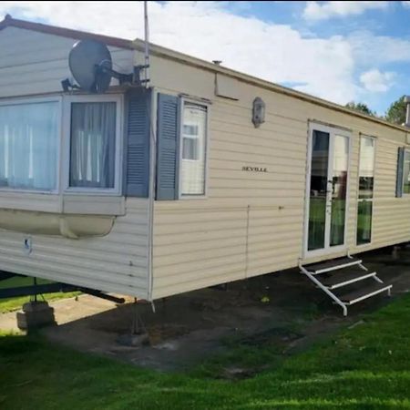 2 Bedroom Caravan With Sea Views Eastchurch Εξωτερικό φωτογραφία