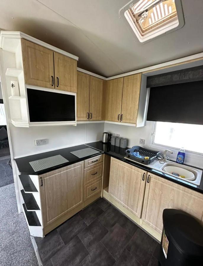 2 Bedroom Caravan With Sea Views Eastchurch Εξωτερικό φωτογραφία